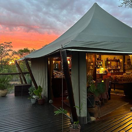 Out In Africa Wildlife Lodge Hammanskraal Esterno foto