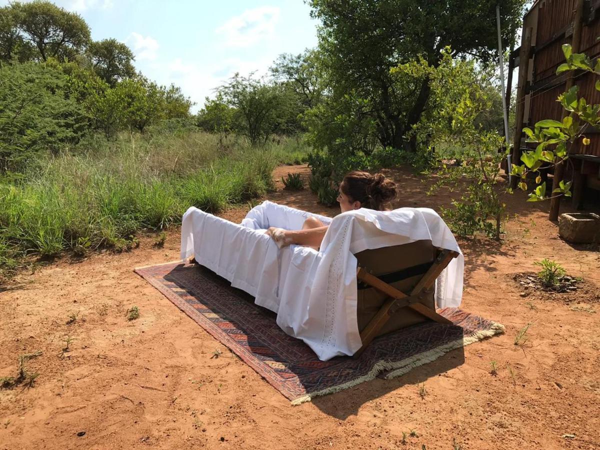 Out In Africa Wildlife Lodge Hammanskraal Esterno foto