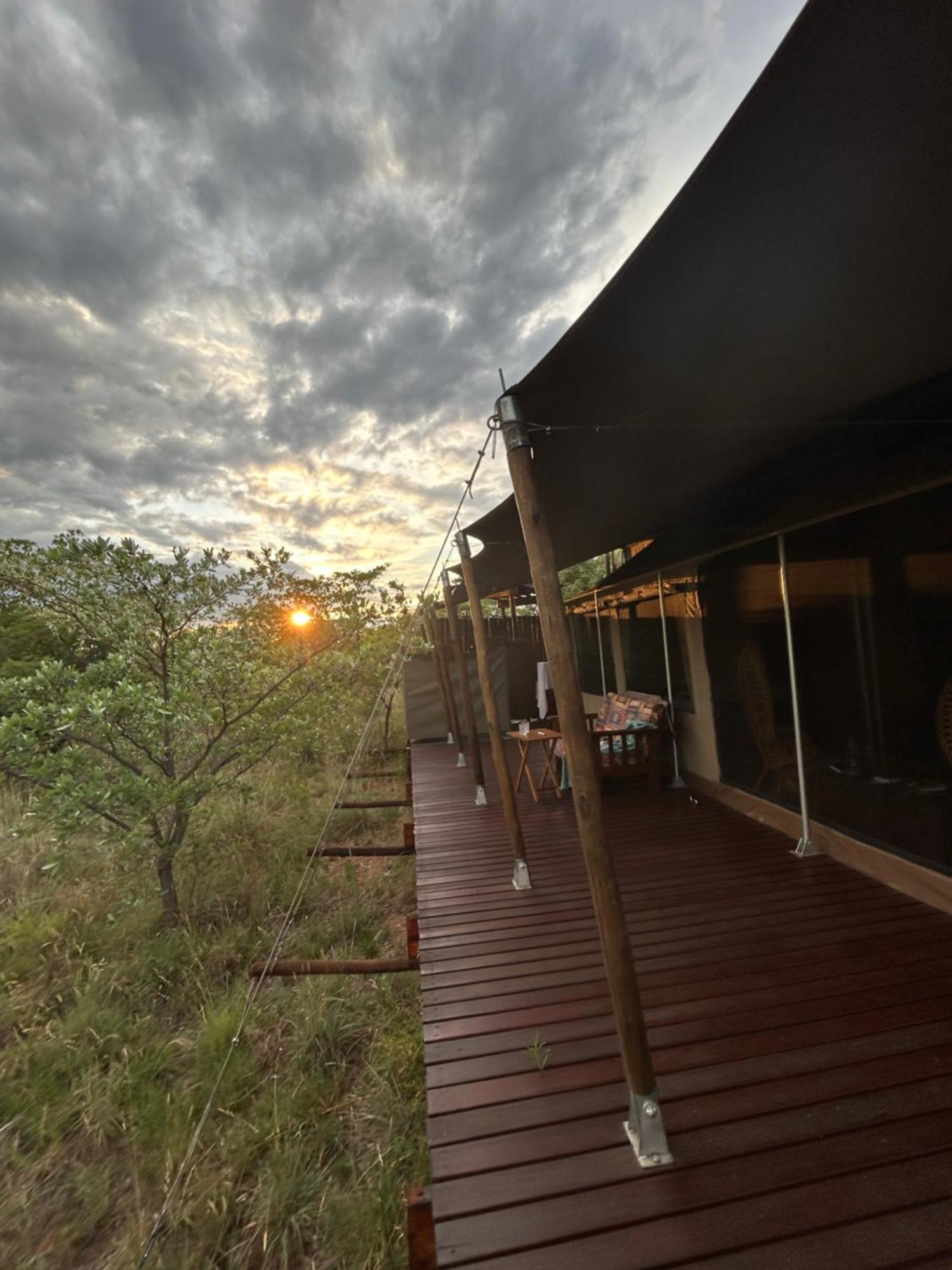 Out In Africa Wildlife Lodge Hammanskraal Esterno foto